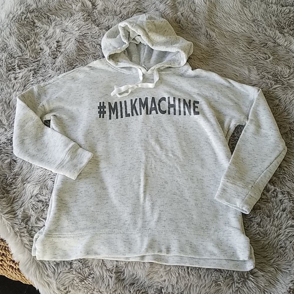 Motherhood Maternity nursing top.